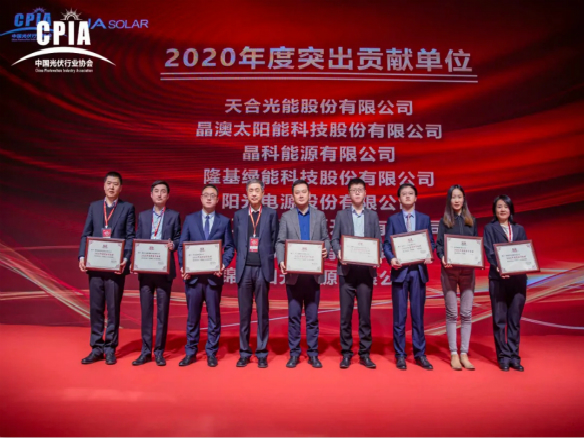 全體看過來！謝謝，謝謝！謝謝~