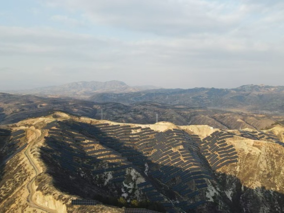 全球足跡 | “山地光谷”！陽光能源助力山西忻州5萬千瓦光伏項目全容量并網(wǎng)發(fā)電